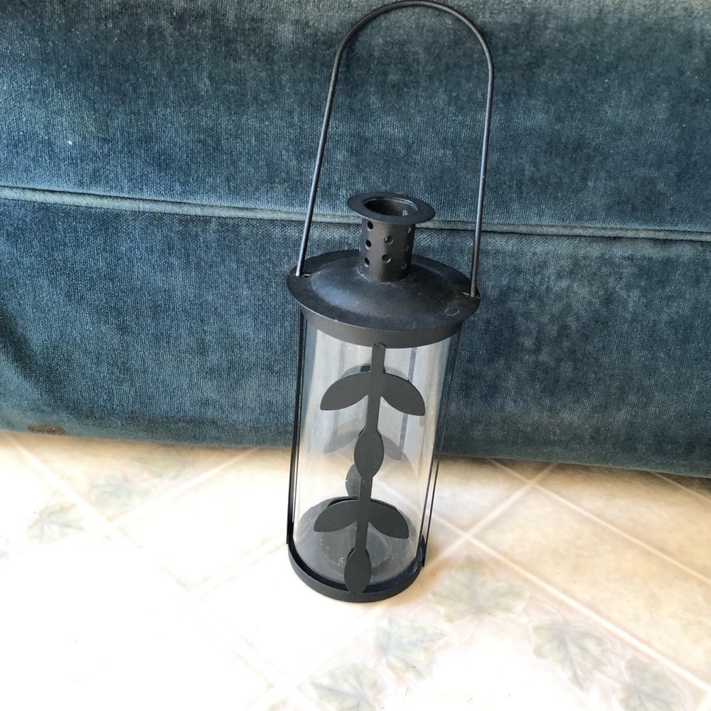 Round cylinder metal leaf motif Chimney Handled Tea Light Holder